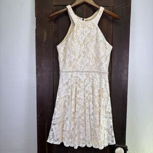 City Triangles Woman's Dress Size‎ 4 Blush Lace Beaded Bridal Wedding Event